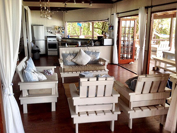 09 Open plan lounge & kitchen WEB