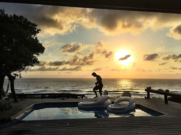 09 Pool deck Sunset WEB